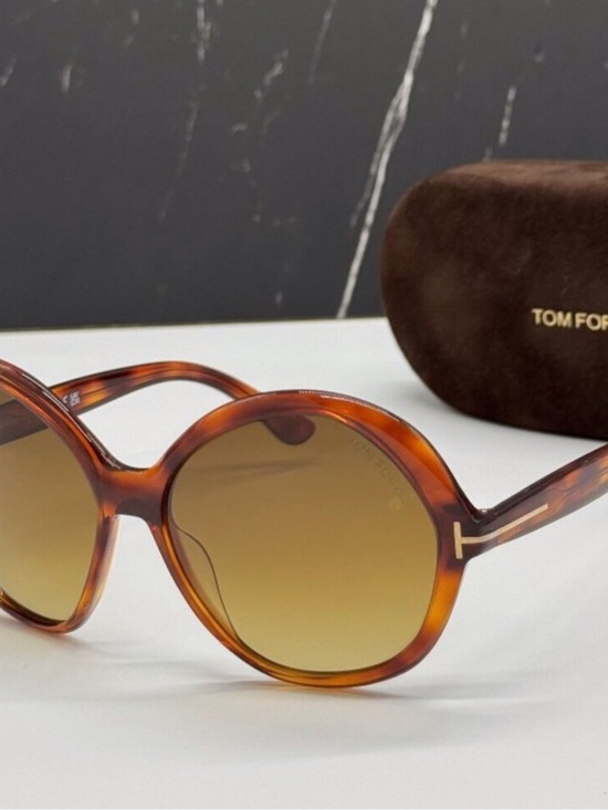 Authentic Tom Ford Women’s Tortoiseshell Round Sunglasses - Brown Lenses main image 5